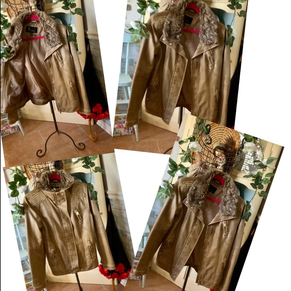 Coat Faux Fur Collar Size Large Like New